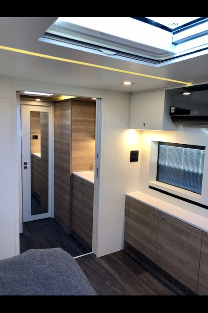 paul_sannen_motorhome_stx_grey_19