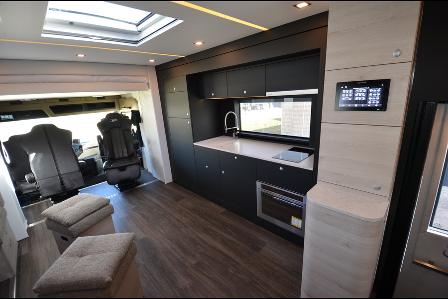 paul_sannen_motorhome_mercedes_stx_grey_exterior_3_opt