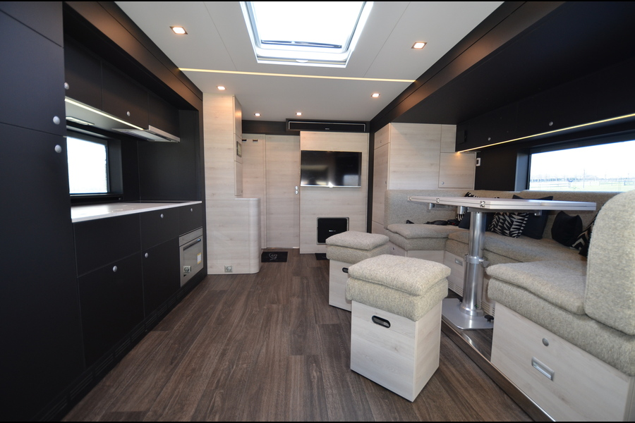 paul_sannen_motorhome_mercedes_stx_grey_exterior_7_opt